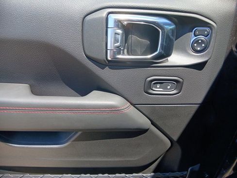 New 2025 Jeep Gladiator Rubicon w/ Convenience Group image 12