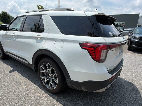 Used 2025 Ford Explorer Platinum w/ Ultimate Package RWD image 10