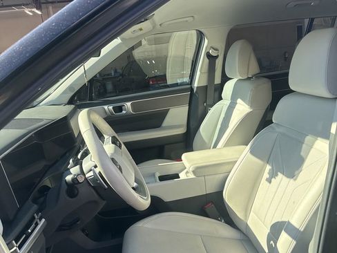 Used 2025 Hyundai Santa Fe SEL image 2