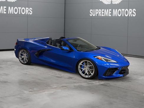 Used 2020 Chevrolet Corvette Stingray Convertible w/ Z51 Performance Package RWD image 7