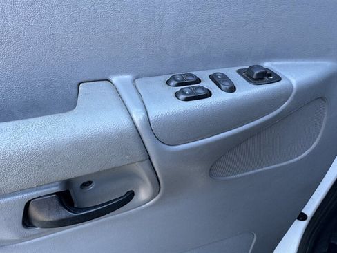 Used 2008 Ford E-150 and Econoline 150 image 23
