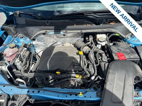 Used 2025 Chevrolet Trax LT w/ LT Convenience Package FWD image 30
