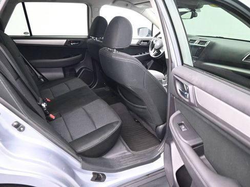 Used 2017 Subaru Outback 2.5i Premium AWD/4WD image 12