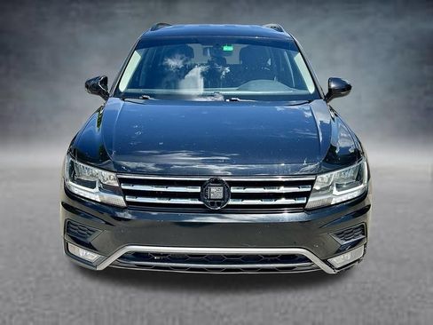 Used 2018 Volkswagen Tiguan SE FWD image 2