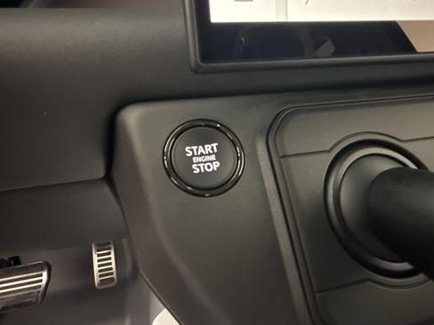 New 2026 Land Rover Defender 110 OCTA AWD/4WD image 18