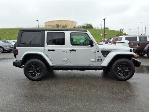 Used 2023 Jeep Wrangler Unlimited Sport AWD/4WD image 5