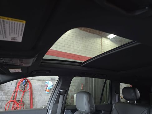 Used 2023 Cadillac XT6 Premium Luxury AWD/4WD image 30