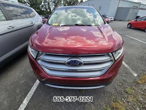 Used 2018 Ford Edge Titanium w/ Equipment Group 301A FWD image 12