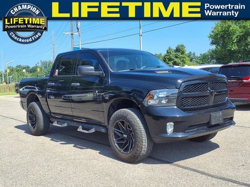 Used 2019 RAM 1500 Express w/ Wheel & Sound Group AWD/4WD image 3