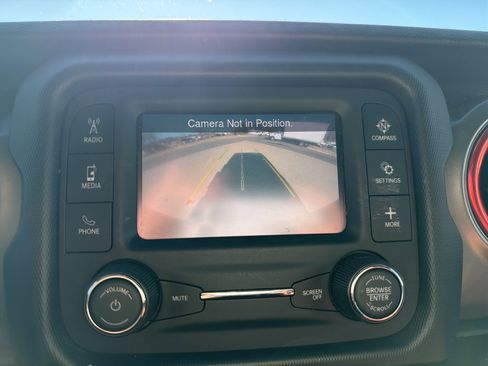 Used 2021 Jeep Wrangler Unlimited Sport AWD/4WD image 25
