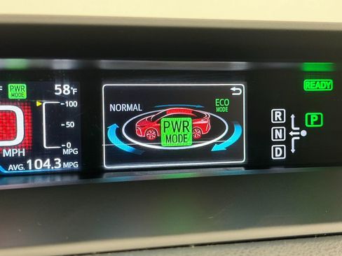 Used 2017 Toyota Prius Prime Advanced FWD image 18