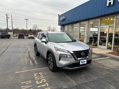 Used 2023 Nissan Rogue SV image 8