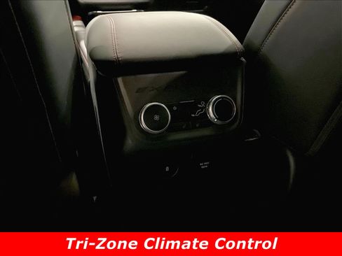 Used 2025 Ford Explorer ST AWD/4WD image 10