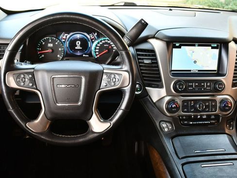 Used 2018 GMC Yukon Denali w/ Denali Ultimate Package image 46