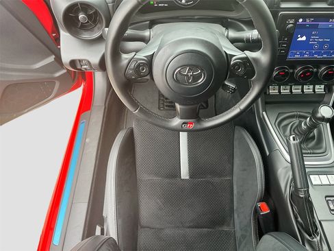 Used 2023 Toyota GR86 Premium image 21