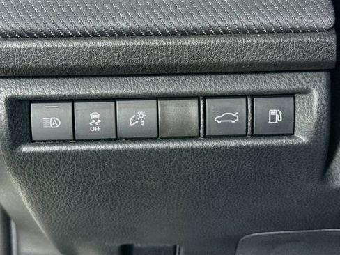 Used 2025 Toyota Camry SE w/ Convenience Package FWD image 10