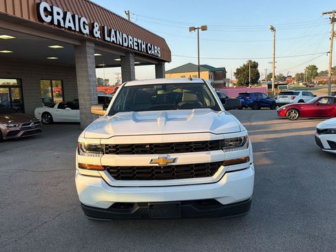 Used 2019 Chevrolet Silverado 1500 Custom w/ Custom Convenience Package AWD/4WD image 2