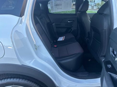 New 2026 Nissan Kicks SR image 15