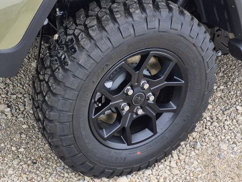 New 2026 Jeep Gladiator Sport AWD/4WD image 6