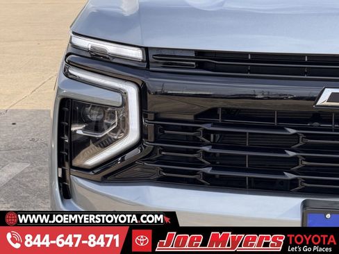 Used 2025 Chevrolet Suburban RST w/ Comfort Package image 5