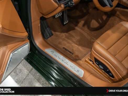 Used 2022 Porsche Panamera Turbo S image 15