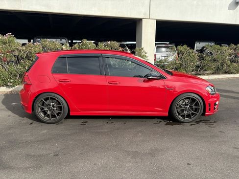 Used 2017 Volkswagen Golf R 4-Door image 3