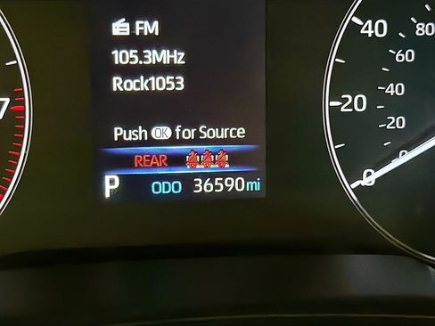 Used 2023 Toyota Corolla LE w/ Carpet Mat Package (TMS) FWD image 8