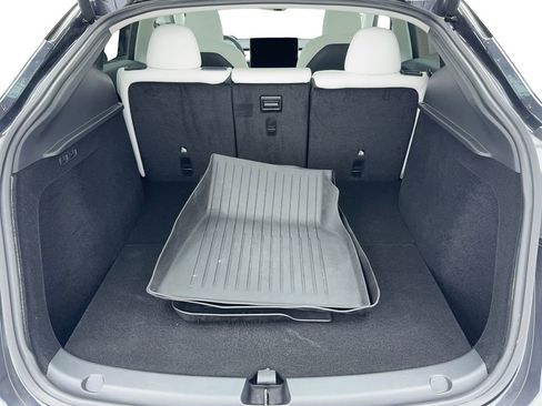 Used 2025 Tesla Model Y Long Range image 12