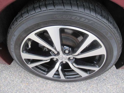 Used 2018 Nissan Maxima 3.5 SV image 9