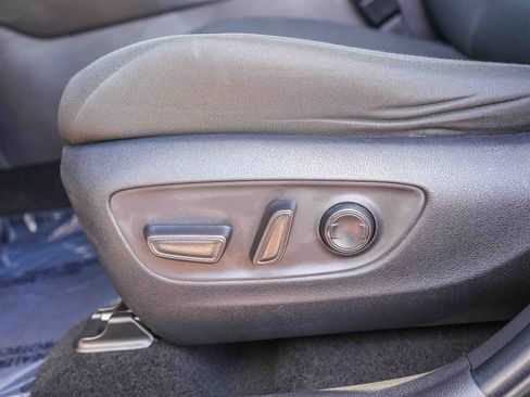 Used 2025 Toyota RAV4 XLE AWD/4WD image 21