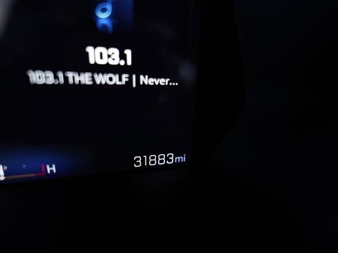 Used 2024 Chevrolet Colorado Z71 w/ Safety Package image 18