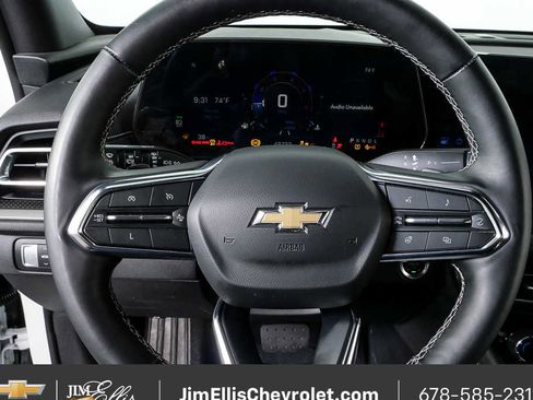 Certified 2025 Chevrolet Traverse LT FWD image 8
