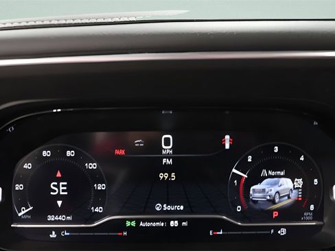 Used 2023 GMC Yukon XL Denali Ultimate image 12