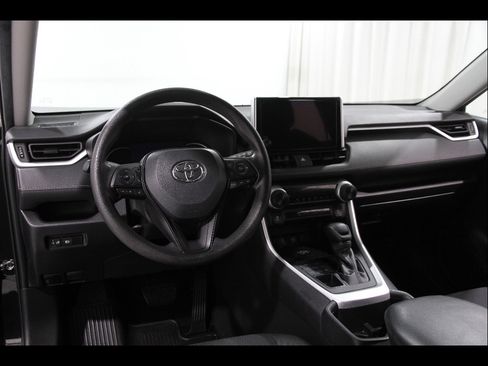 Used 2024 Toyota RAV4 LE AWD/4WD image 6