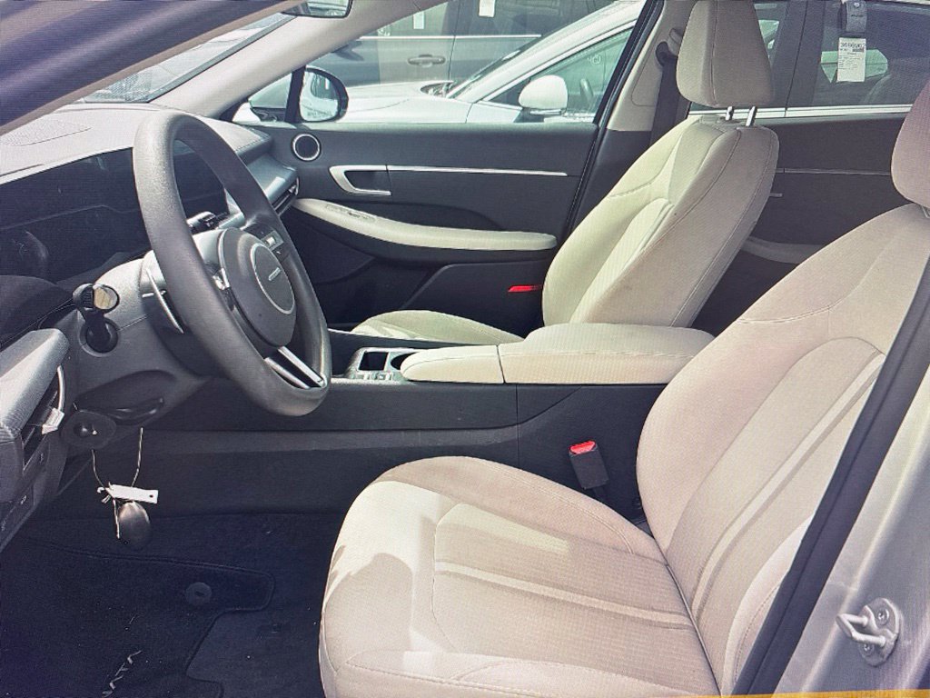 Used 2025 Hyundai Sonata SEL FWD image 4