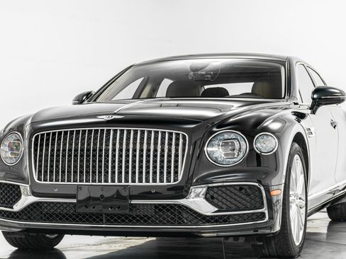 Used 2023 Bentley Flying Spur Plug-In Hybrid image 4