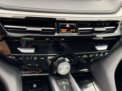 Certified 2024 Acura MDX SH-AWD w/ Technology Package image 28
