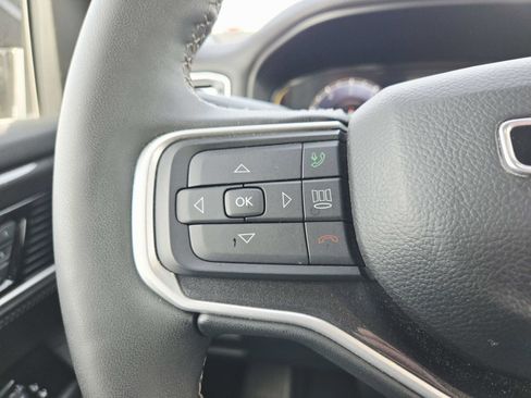 Used 2024 Jeep Wagoneer L 4WD w/ Premium Group I image 28