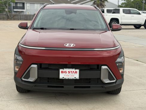 Used 2025 Hyundai Kona SEL FWD image 7