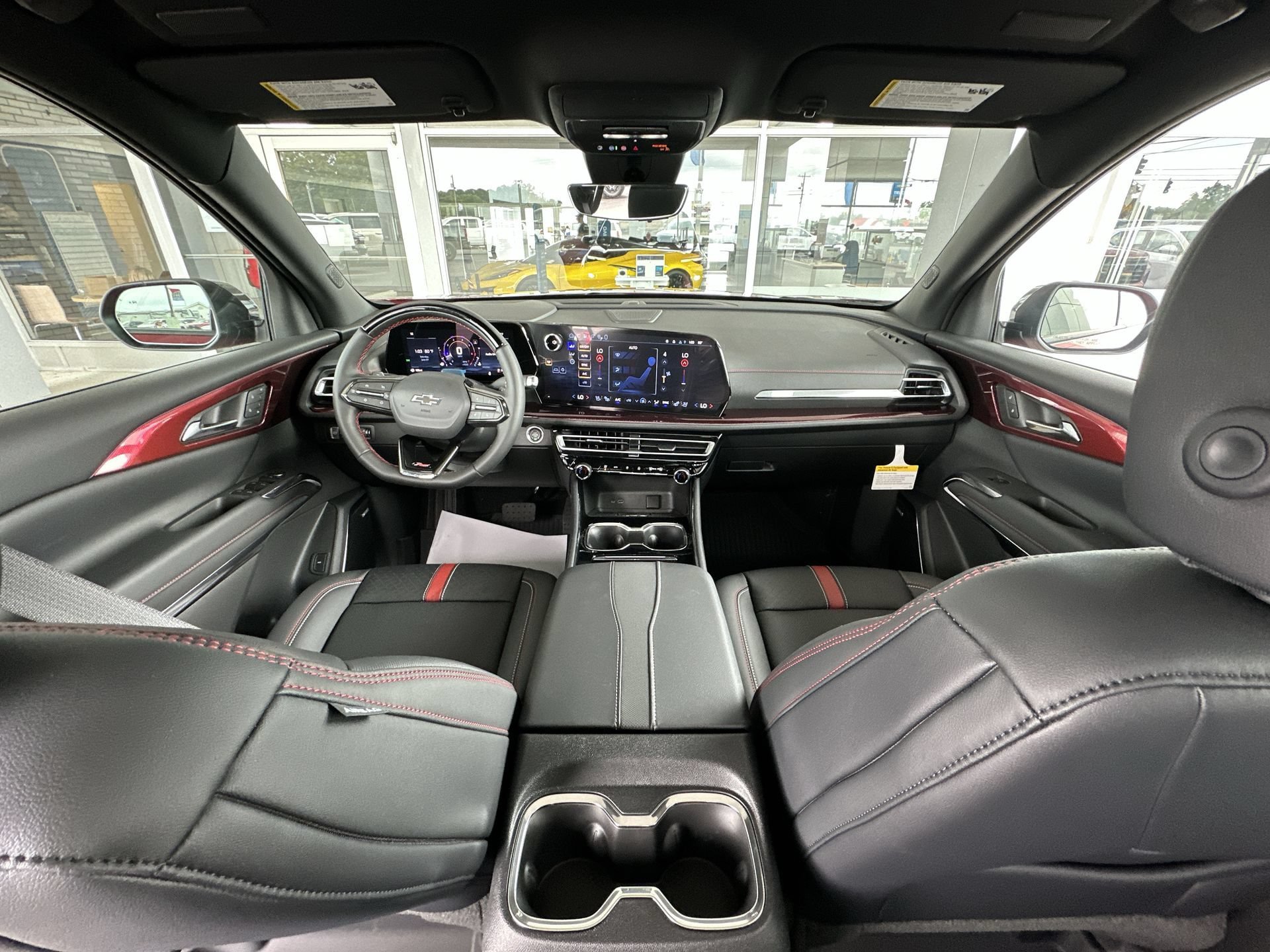 New 2026 Chevrolet Traverse RS w/ LPO, Floor Liner Package FWD image 21