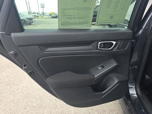 Used 2023 Honda Civic Sport image 28