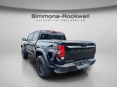 Used 2024 Chevrolet Colorado Trail Boss w/ Advanced Trailering Package AWD/4WD image 3