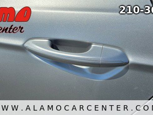 Used 2017 Ford Fusion SE image 11