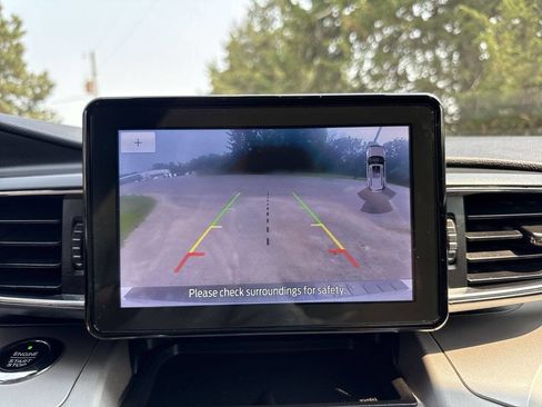 Used 2020 Ford Explorer XLT w/ Equipment Group 202A image 16