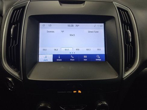 Used 2020 Ford Edge SE FWD image 25