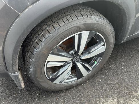 Used 2023 Nissan Rogue SL w/ SL Premium Package image 4