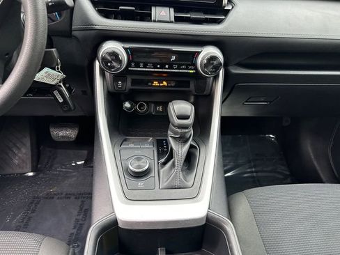 Certified 2024 Toyota RAV4 LE AWD/4WD image 27