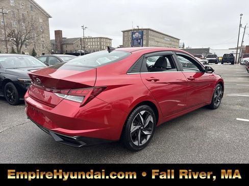 Used 2021 Hyundai Elantra SEL w/ Convenience + Premium Package image 6