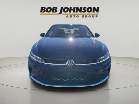 New 2026 Volkswagen Jetta SE FWD image 3