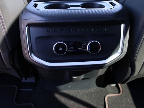 Used 2025 Ford Expedition Max Active AWD/4WD image 14